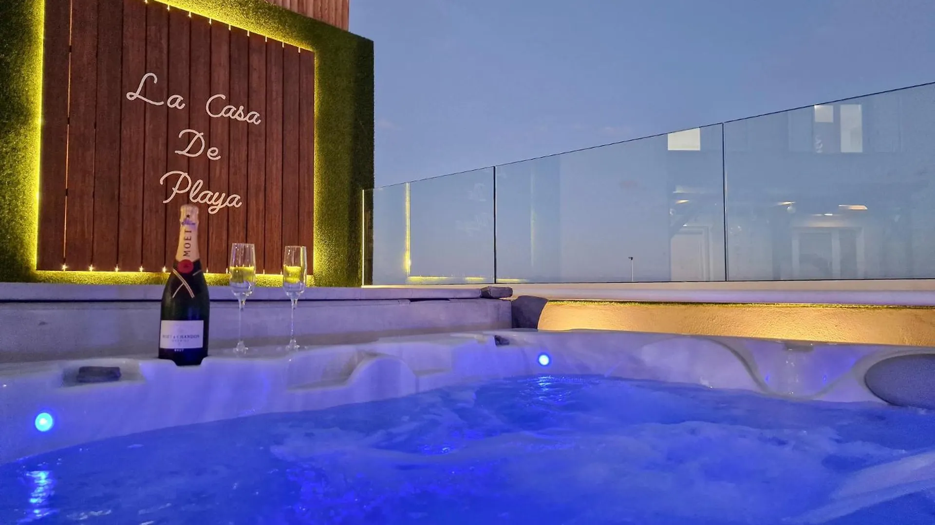 La Casa De Playa - Piscina Y Jacuzzi A 50M Del Mar Vila El Médano 0*,  Espanha